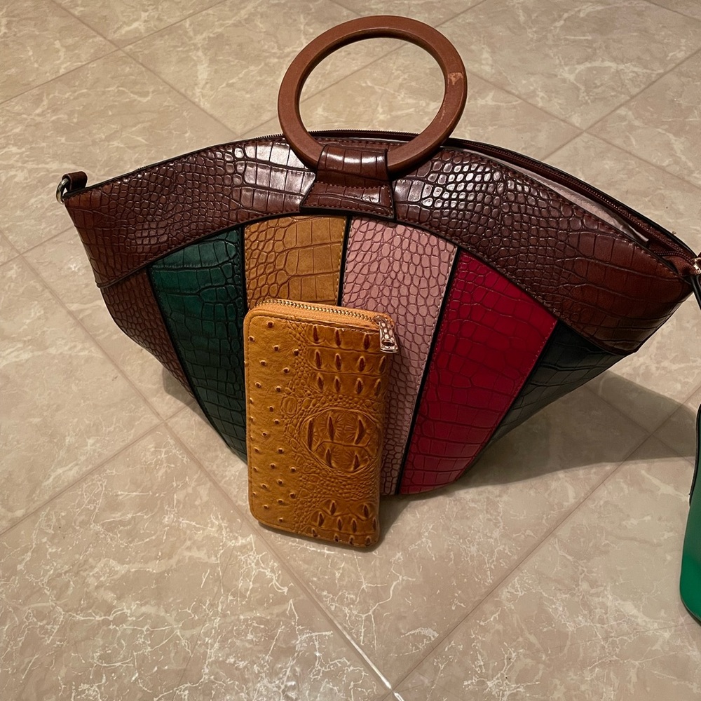Multi Color Purse - Picture 3 of 4